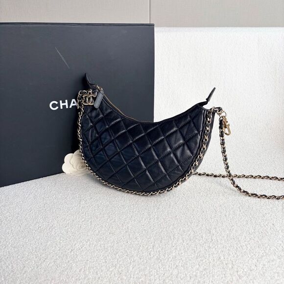 Chanel Women Pre-Loved Bag Very Good Condition - Picture 4 of 9